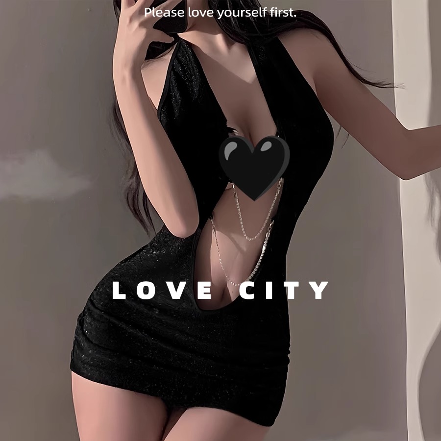 LOVECITY「A市名媛」挂脖小胸链条性感深V睡裙纯欲辣妹包臀裙