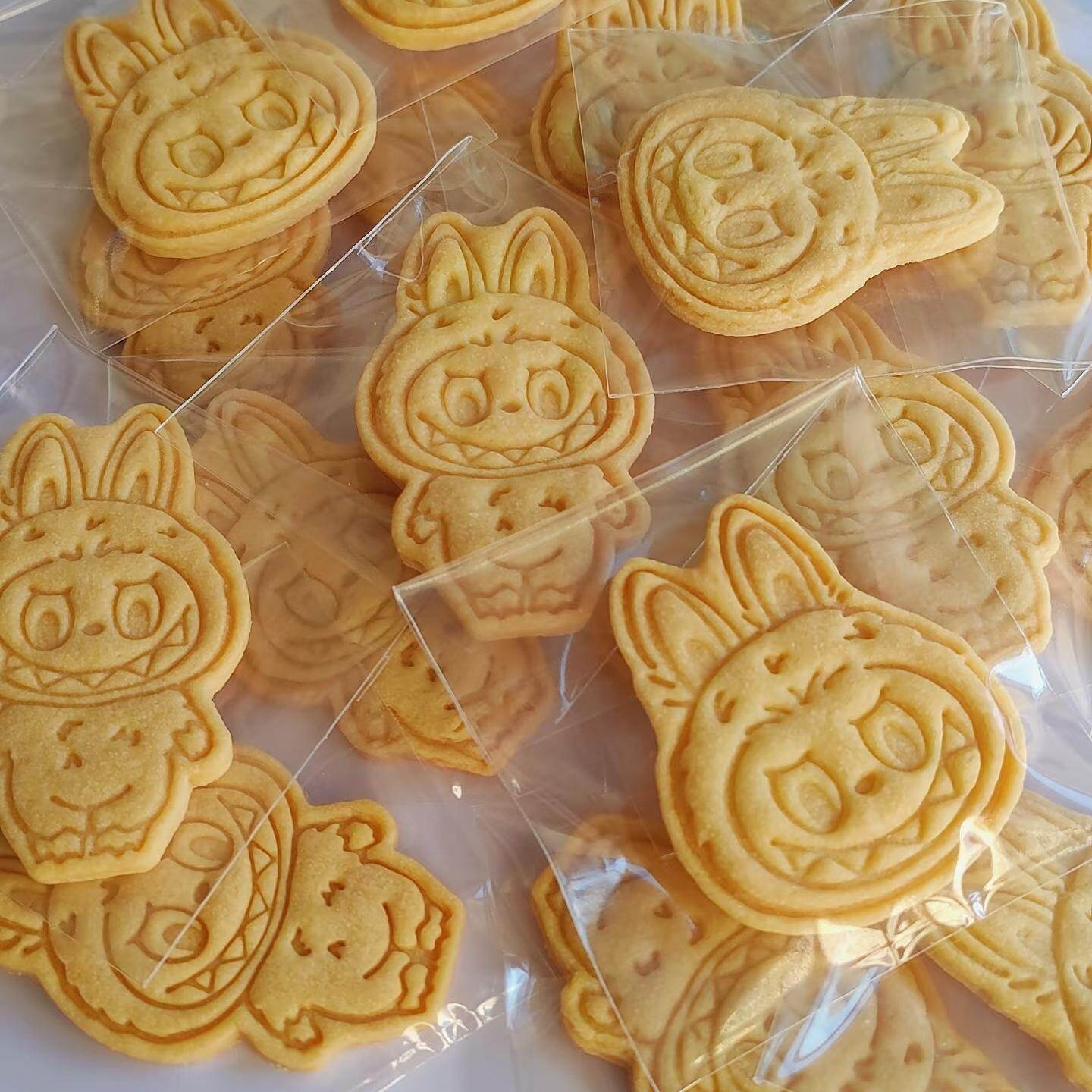 Labubu拉布布卡通可爱饼干手工黄油糖霜曲奇新年礼物装饰蛋糕摆台