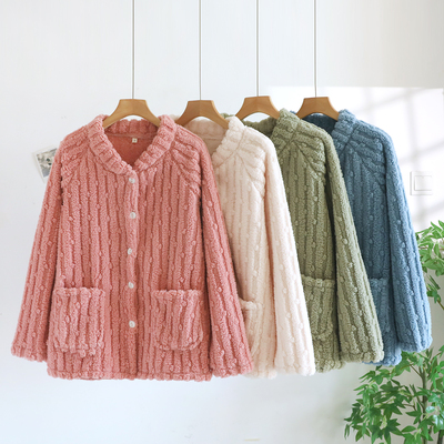 法兰绒睡衣上衣女加厚加绒家居服