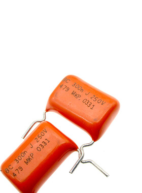 PILKOR BC进口250V304 300NF薄膜CBB电容发烧音频电容 脚距15铜脚