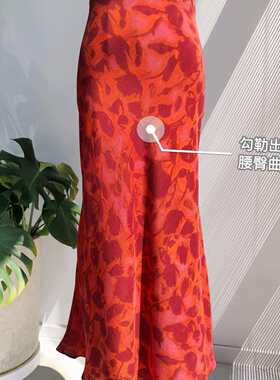 布谷-剪影印花修身斜裁半身裙（含100）(不含包包)YS58-G20