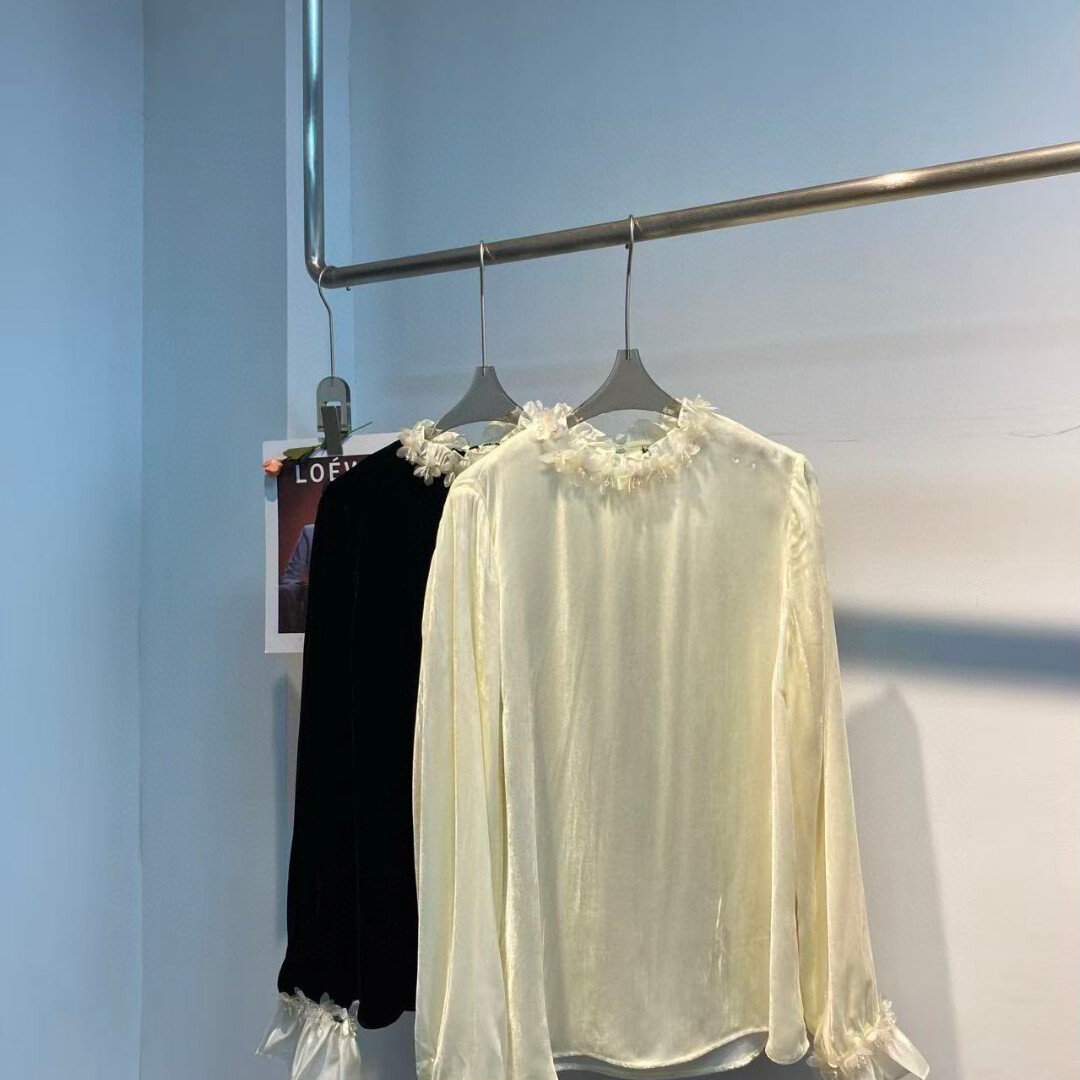 MOM26年早春复古花边立领珍珠蝴蝶真丝丝绒小衫YS158-G303