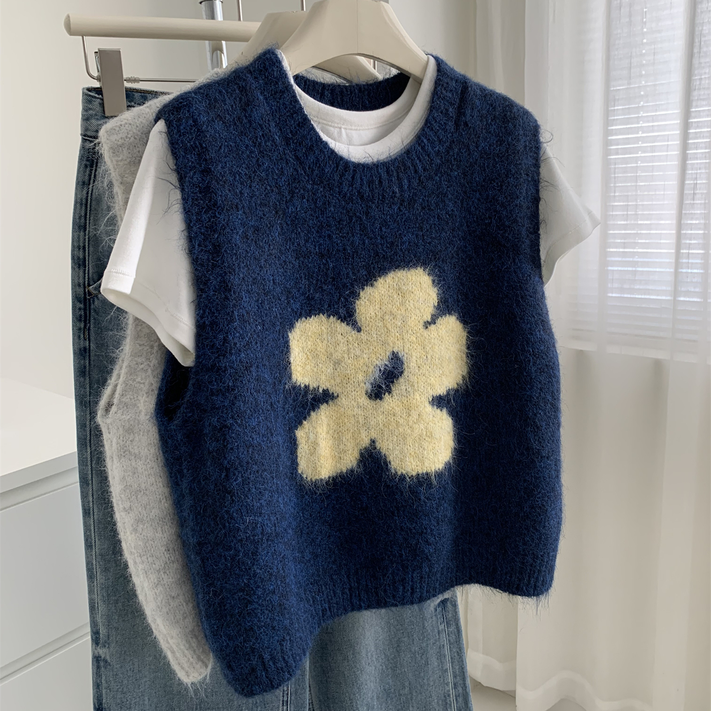 减龄韩版羊毛针织背心女柔软亲肤毛绒感毛衣马甲2025秋冬叠穿上衣