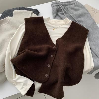 温柔复古V领针织背心叠穿开衫