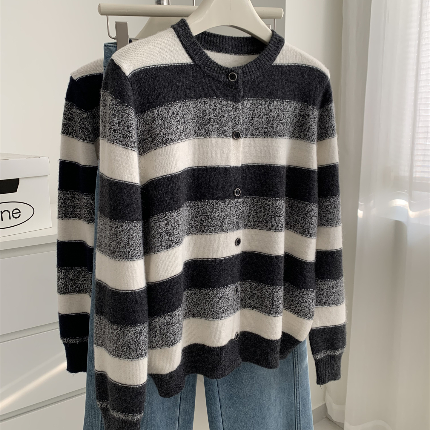 毛绒感兔羊毛条纹针织开衫