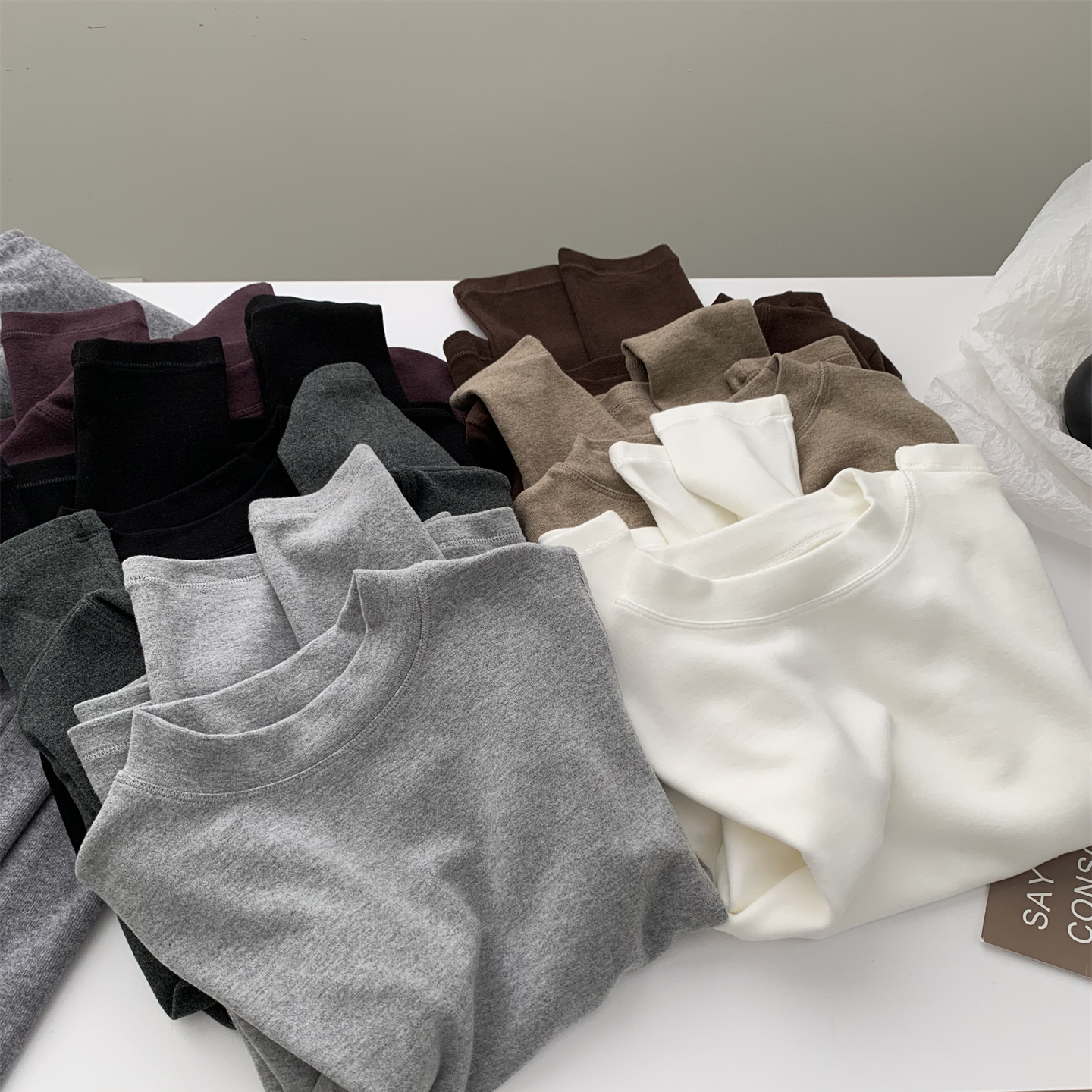 软糯加厚慕斯绒半高领打底衫