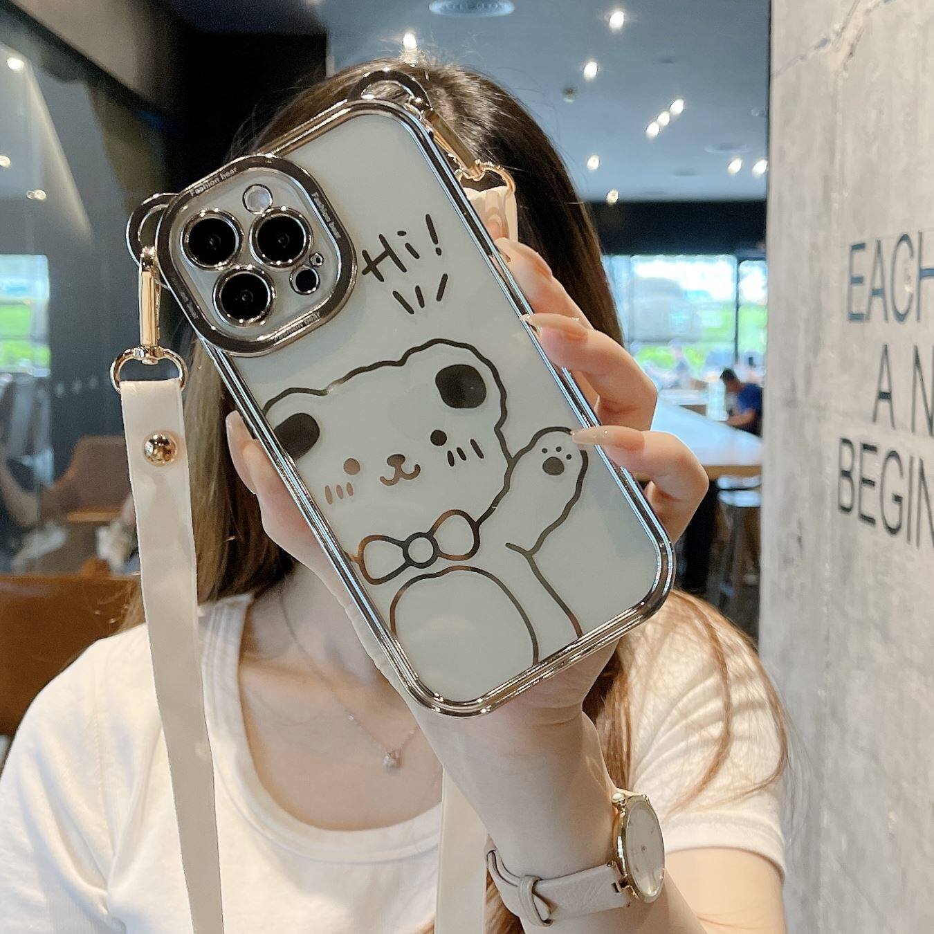 电镀可爱小熊适用苹果17promax手机壳16plus斜挎可背挂绳iphone14/13/12pro小清新15女款xsmax全包防摔保护套