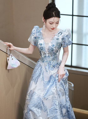 蓝色晚礼服轻奢小众2026新款女晚宴主持人奢华年会走秀晚礼服长款