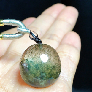 东海水晶天然随形蛋面绿幽灵吊坠男女款 项链简约百搭吊坠节日礼物