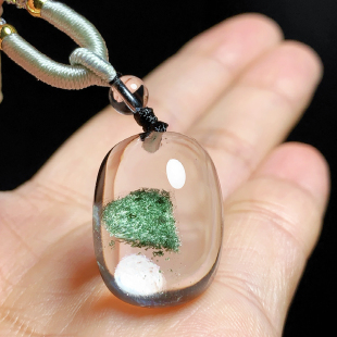 东海水晶天然随形蛋面绿幽灵吊坠男女款 项链简约百搭吊坠节日礼物