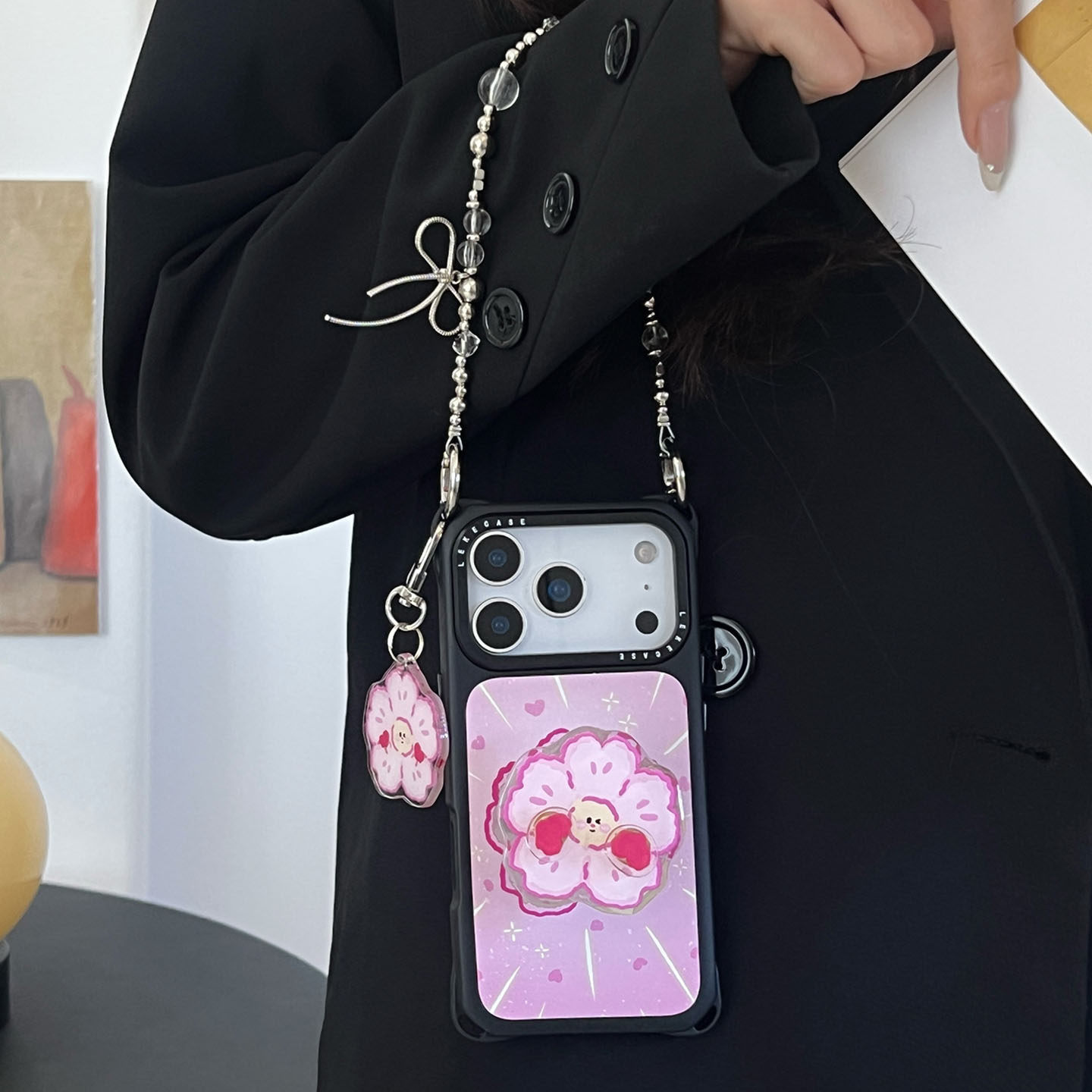 被爱包围~旋转花朵镜面适用苹果17手机壳带挂绳16斜挎可背iphone15promax四角防摔小米14支架13链条12挂链p80