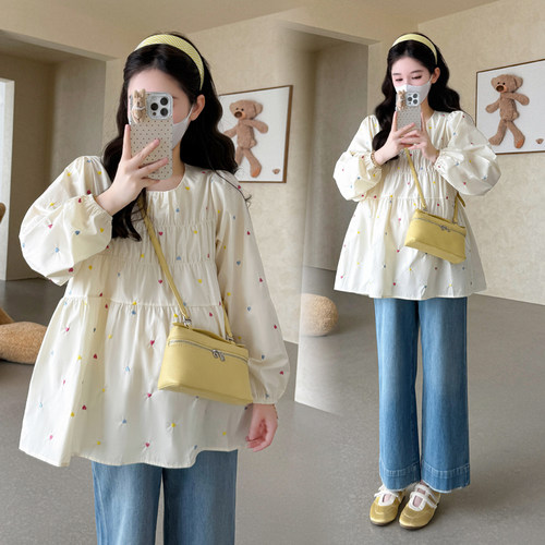 孕妇上衣长袖爱心刺绣减龄娃娃衫