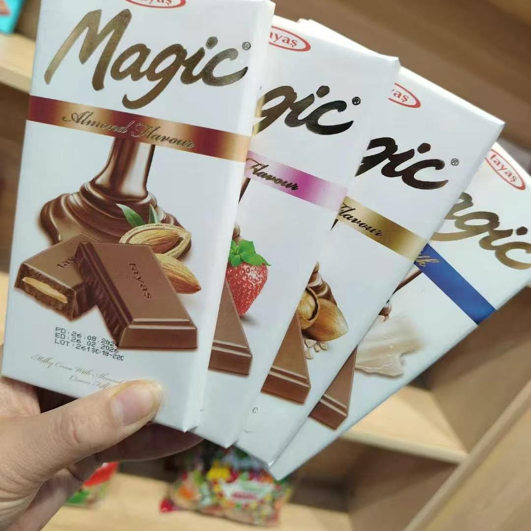 进口城堡榛仁坚果网红夹心