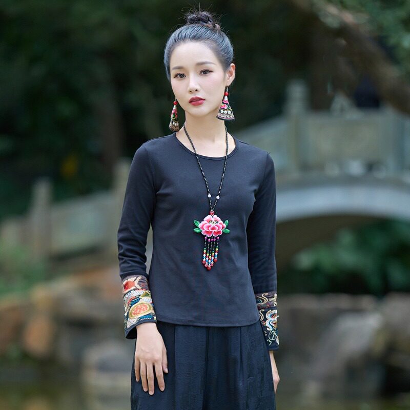 刺绣拼接修身棉女古风长袖T恤