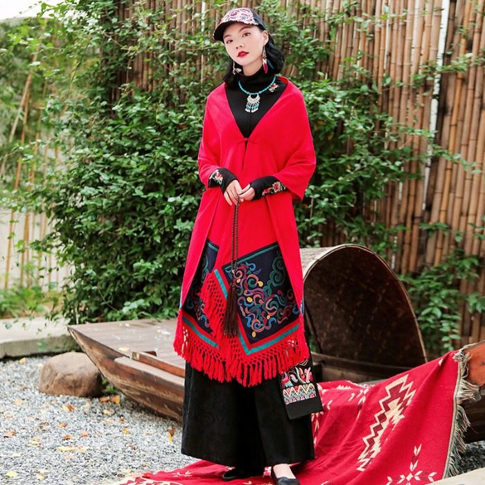 包邮 民族风复古特色大围巾 秋冬外搭披风 刺绣流苏 盘扣女围脖