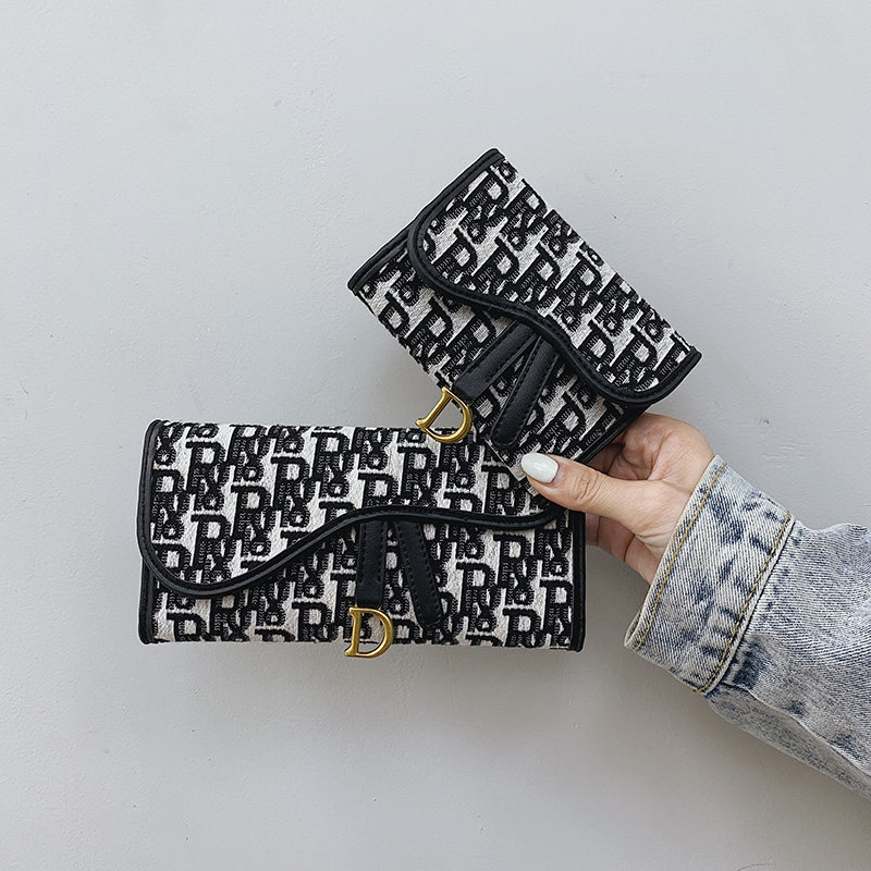 钱包女短款2025新款时尚韩版潮学生小清新女士可爱小钱包手拿零钱