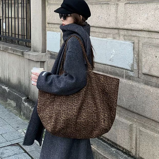 新款豹纹复古托特包女大容量双面背单肩通勤时尚轻便帆布包购物袋