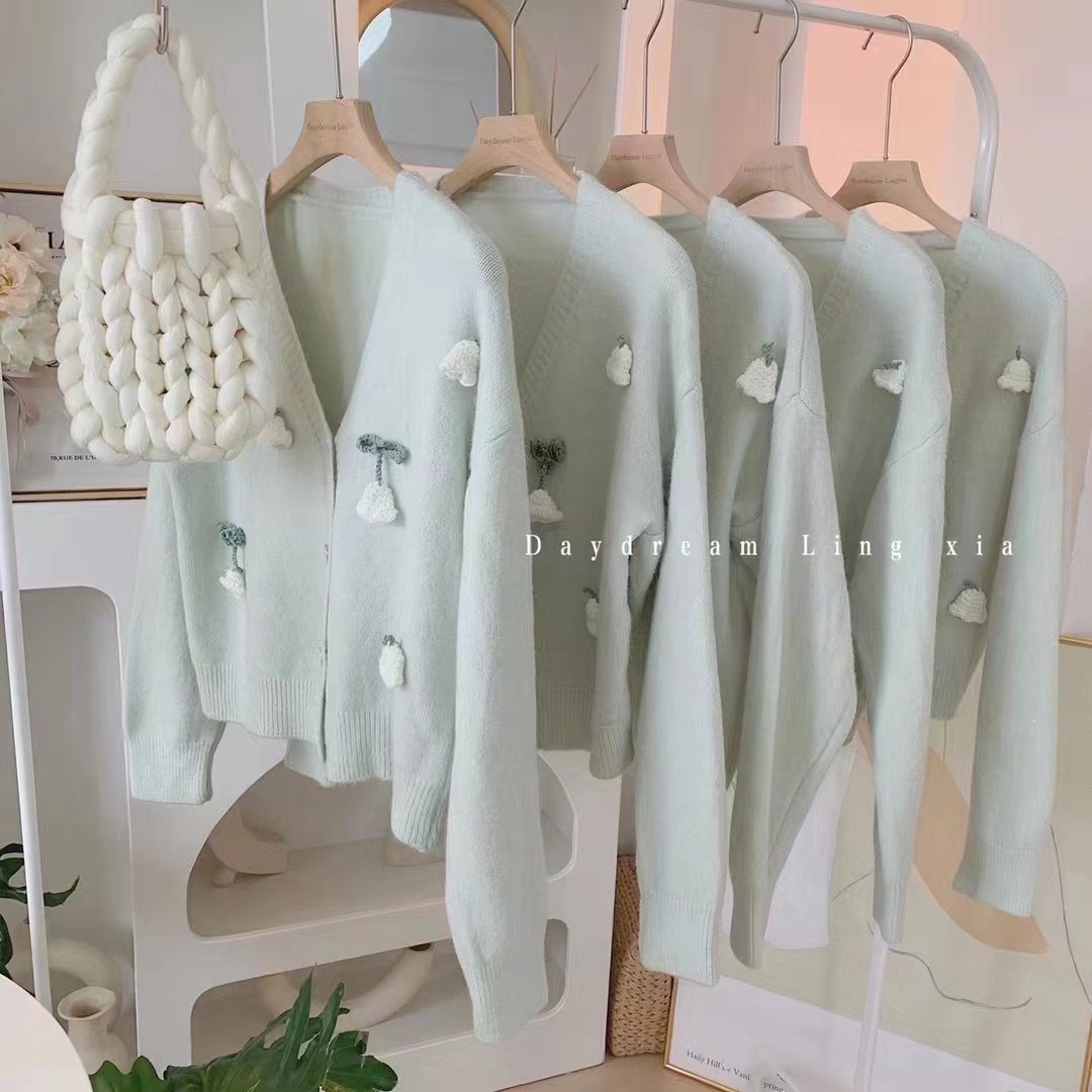 Daydream聆夏《铃兰花开》薄荷绿亮丝手工钩花毛衣+针织一步裙