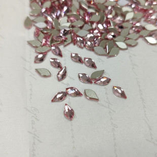 223浅粉 7.5MM 爆闪奥地利DIY 2205花瓣 平底异形石