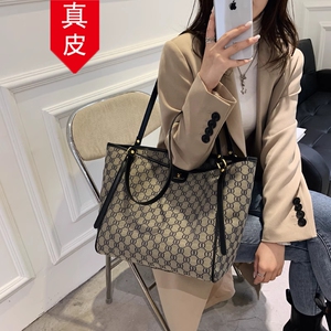 香港代购真皮高级感大包包女2025新款百搭大容量单肩包通勤托特包