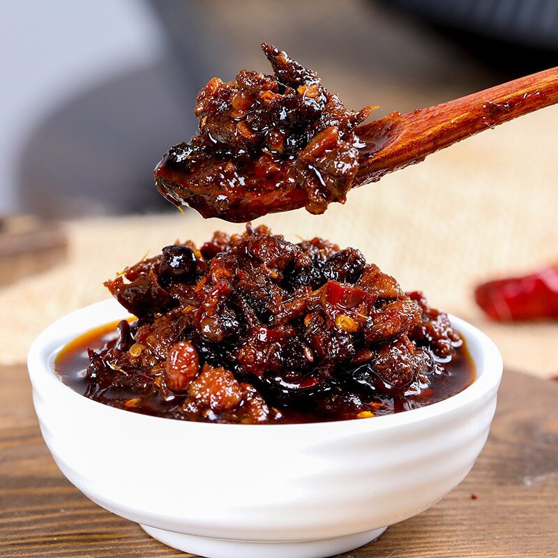 黄后牛恋零添加大颗粒牛肉酱拌饭图片
