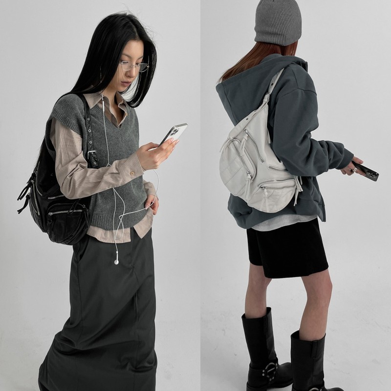 24春韩国线上品牌BLACKUP百搭时尚包包 复古风合成皮革口袋单肩包