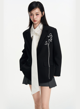 IUNAE LUMEN 2025早春新款原创设计小众刺绣线条西装外套女西服