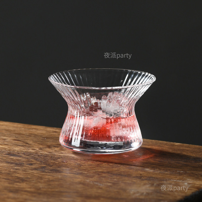 小众创意精致酒盏杯玻璃鸡尾酒杯特调果汁饮品杯旋转威士忌洋酒杯
