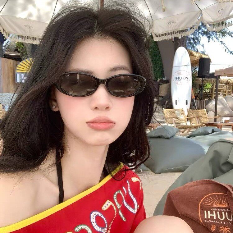 韩版复古椭圆猫眼黑色太阳眼镜女款防紫外线拍照海边度假墨镜小脸