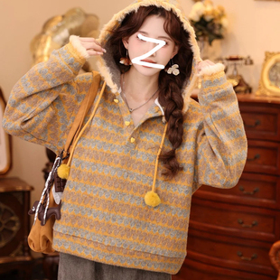 温敏er复古港风条纹毛绒边连帽卫衣女秋冬加厚宽松慵懒风套头上衣