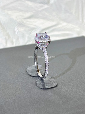 精镶豪华1.25克拉高碳钻石戒指