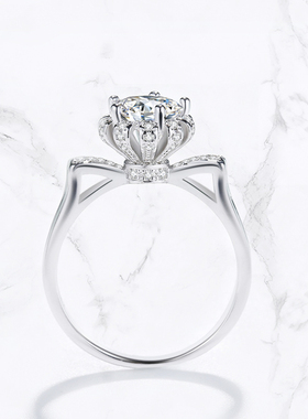 18K白金进口高碳钻石戒指