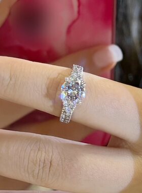 18K镀金1.5克拉高碳钻石戒指女
