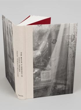 预售 FAZAL SHEIKH AND TERRY TEMPEST WILLIAMS: THE MOON IS BEHIND法札尔西克和泰利坦贝斯特威廉斯：月亮在我们身后