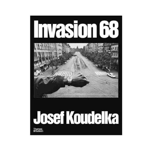 KoudelkaInvasionPrague68