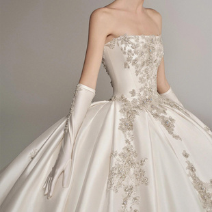 抹胸婚纱2024新款新娘缎面重工刺绣主纱法式轻奢拖尾高质感蓬蓬裙