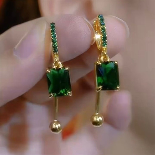 姿茉高级感绿色水晶耳环