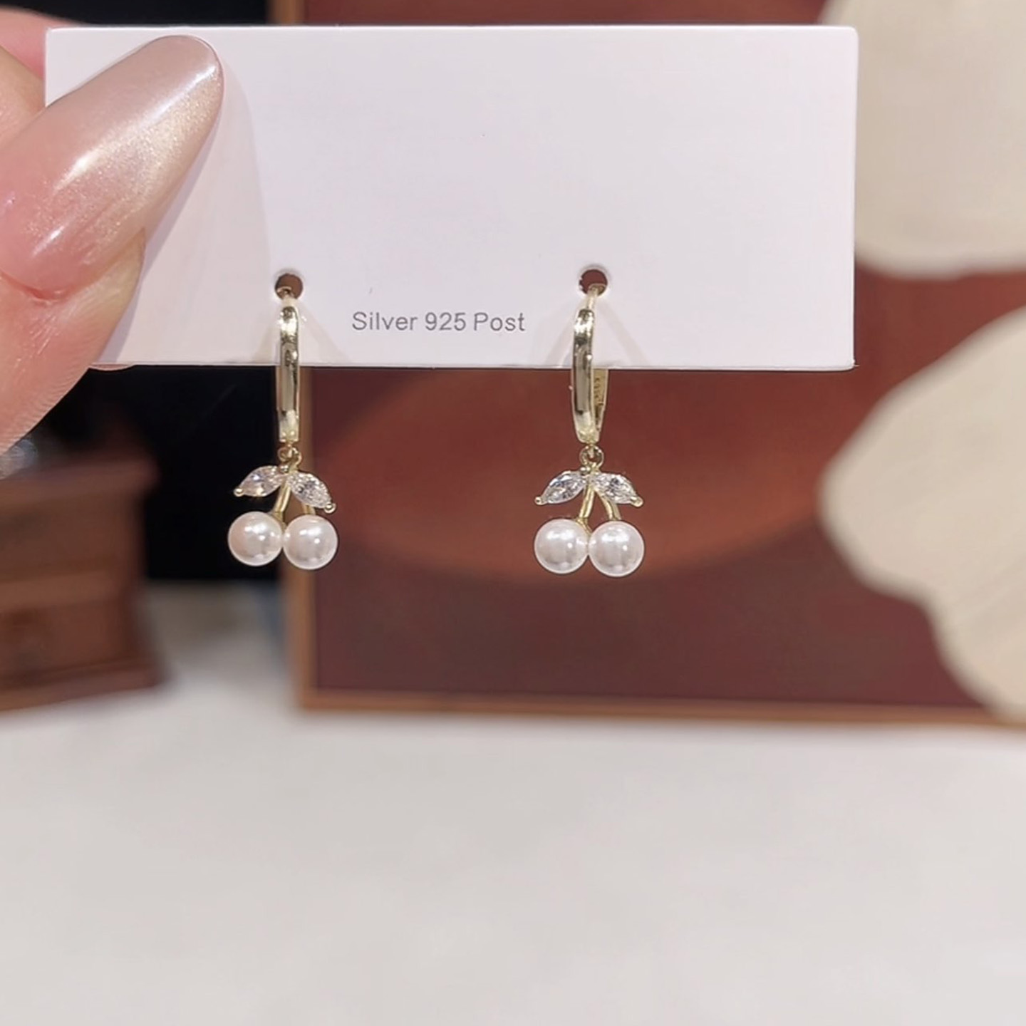 精致轻奢樱桃珠珠耳环高级感耳饰