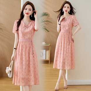 春装女款2026年新款高级感夏季新款复古印花盘扣气质修身连衣裙