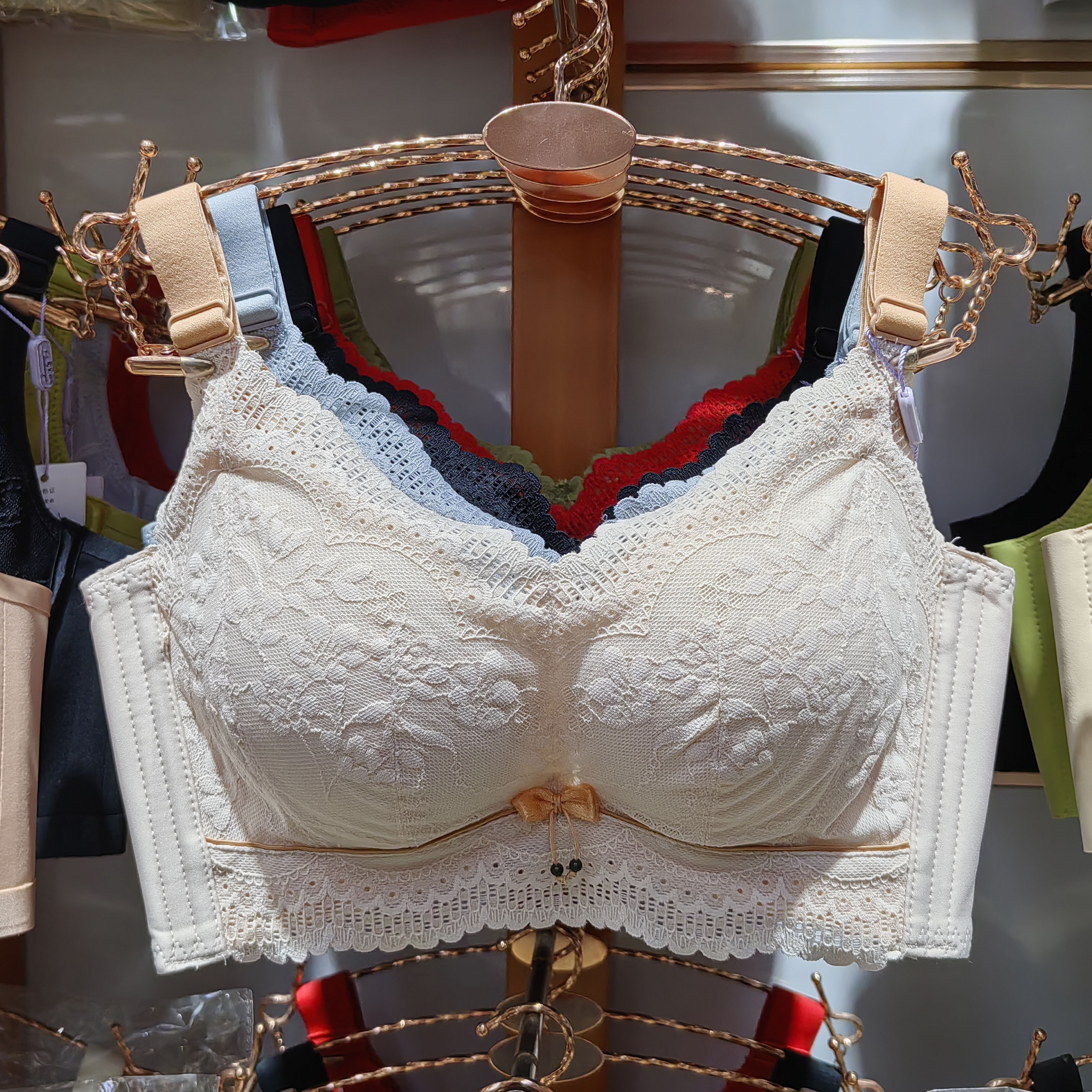 性感无钢圈加厚聚拢蕾丝