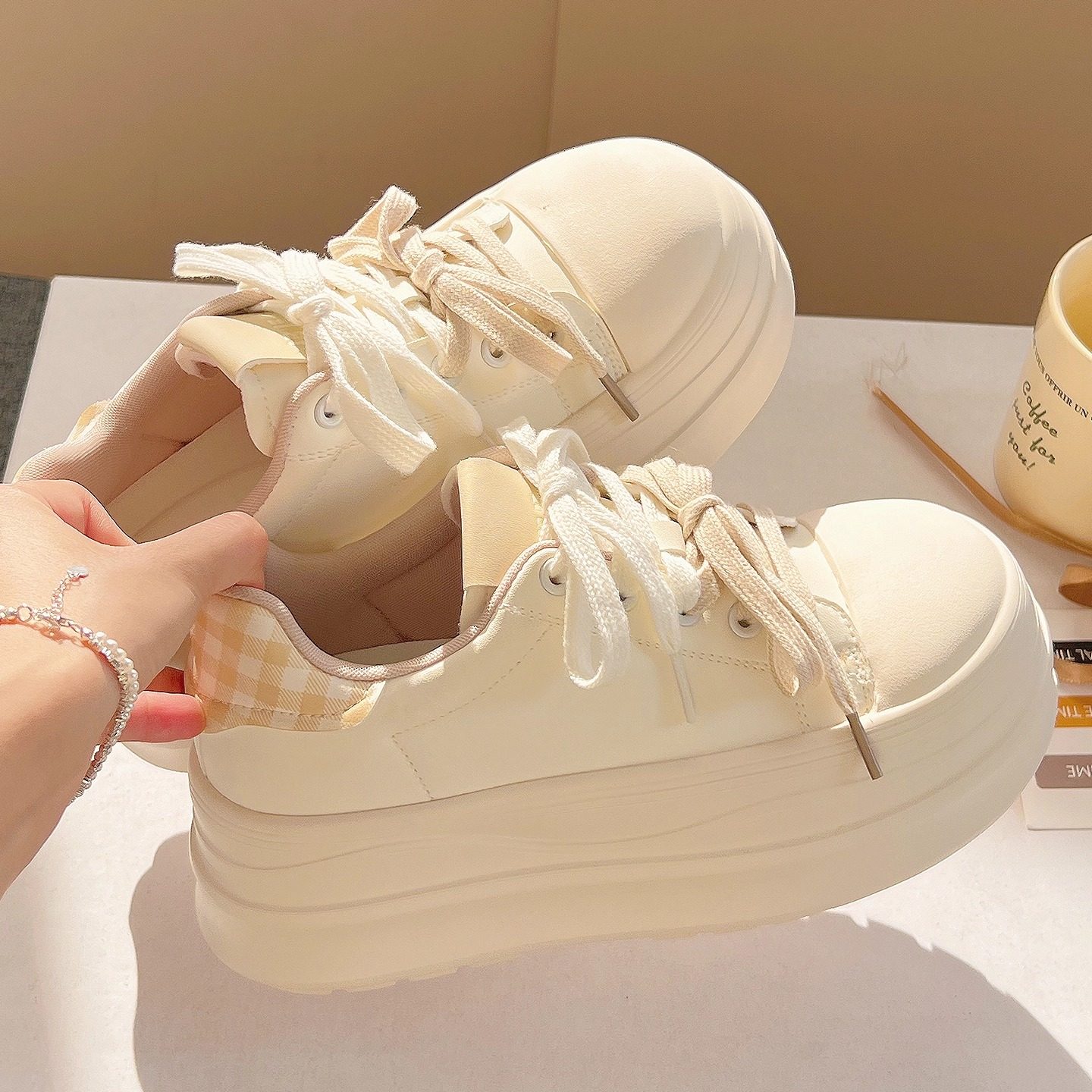 厚底小白鞋女2025秋冬新款百搭配阔腿裤增高板鞋巨好看轻便休闲鞋,女鞋,休闲板鞋,淘宝优惠券,粉丝福利购,淘宝优惠卷