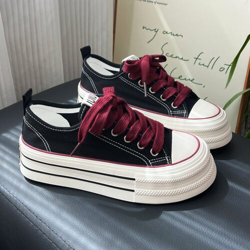 小众黑红色厚底增高帆布鞋女2025新款薄款透气松糕底百搭小白板鞋