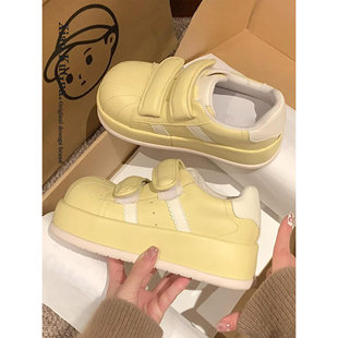 贝壳头厚底板鞋女款2026新款春季圆头魔术贴休闲运动鞋软底面包鞋