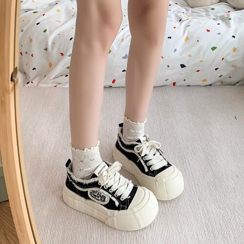 女童增高厚底小白鞋大童2025新款大头面包鞋中大童学生帆布鞋板鞋