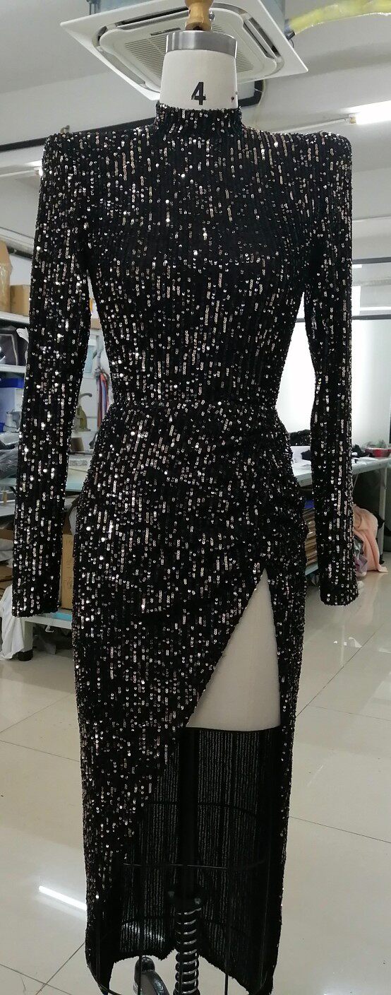 承接各类时装.制服打版.修改纸样.服装加工等业务需要联系客服