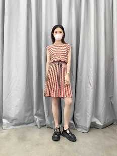 意外之喜不退不换 百褶抽绳系带无袖针织连衣裙