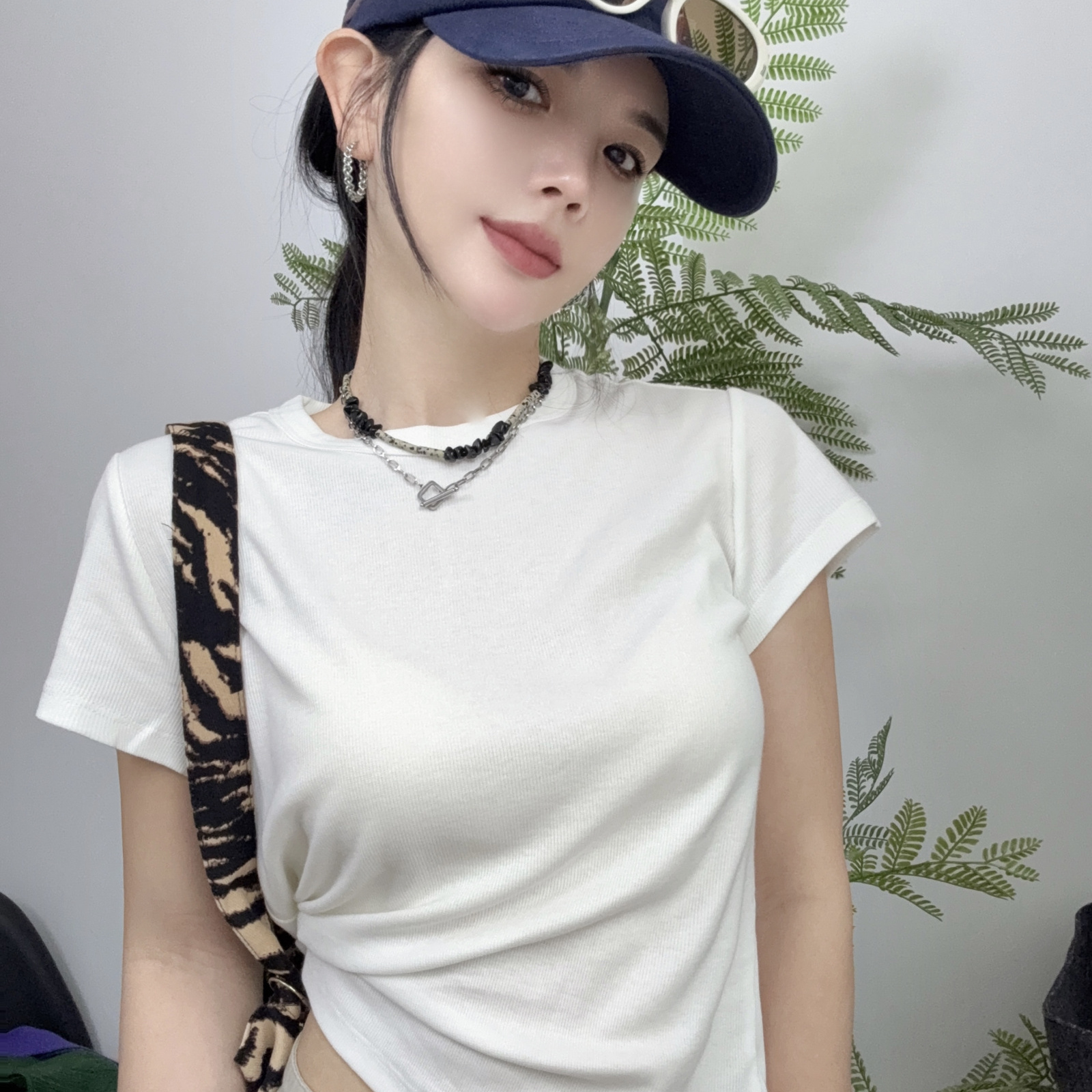 设计感小众正肩短袖T恤女装夏季2025新款小个子休闲百搭短款上衣