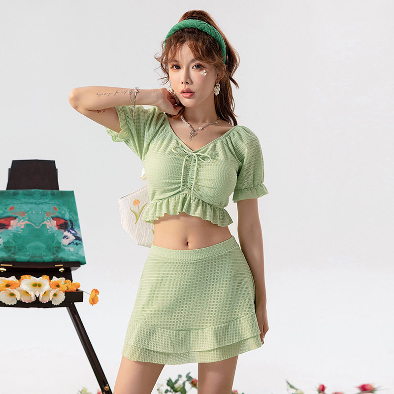 泳衣女夏季分体爆款保守两件套遮肉显瘦网红风纯色学生度假泳装女