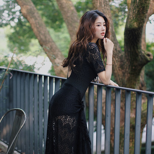 沙滩泳衣女款2025新款连体保守大码长款裙子纯欲风小胸深v两件套