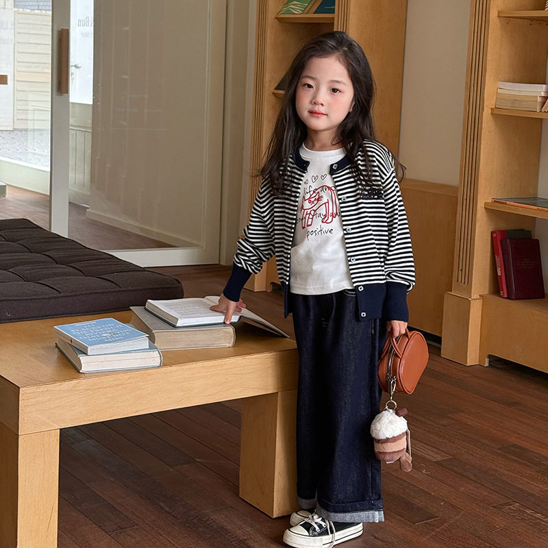 女童洋气条纹针织开衫秋冬新款宝宝加厚短款上衣女孩甜美毛衣外套